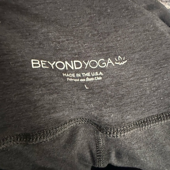 Beyond Yoga Charcoal High-Rise Leggings - Size Large - Picture 3 of 3